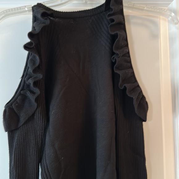 Black Bebe Ruffled Cold Shoulder Sweater Size Small - Picture 6 of 7
